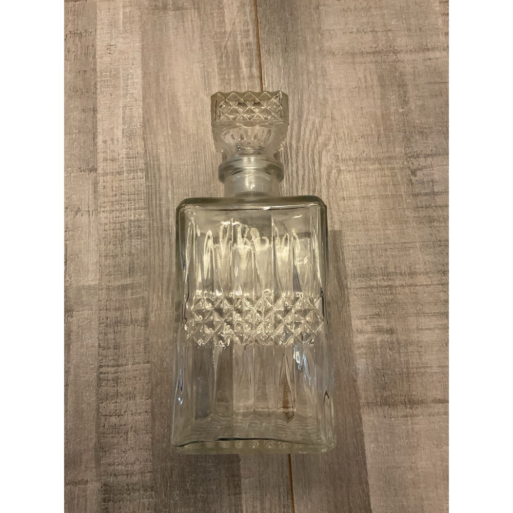 Vintage Style Clear Glass Whiskey Decanter with Diamond Cut Pattern and Stopper